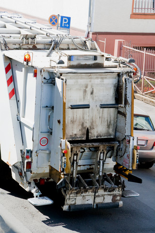 Neues Gesetz schreibt Kennzeichnung für Abfalltransporte vor